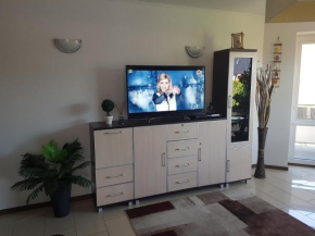 Apartament z basenem do 8 miejsc noclegowych